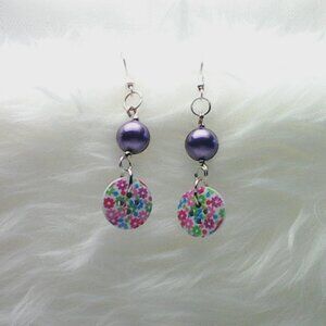 No. 1802 Pretty handmade earrings with half-inch diameter buttons